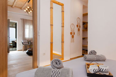 The bedroom of Sunset coast house wood in Sifnos