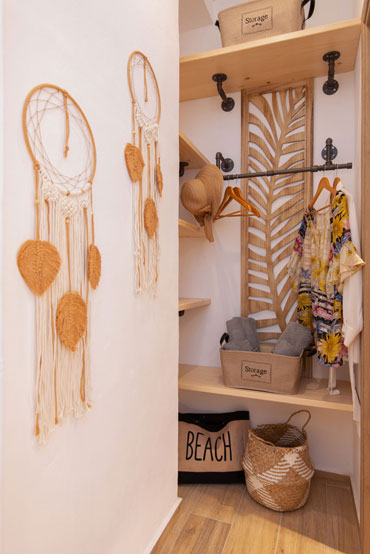 Sunset coast house wood in Sifnos